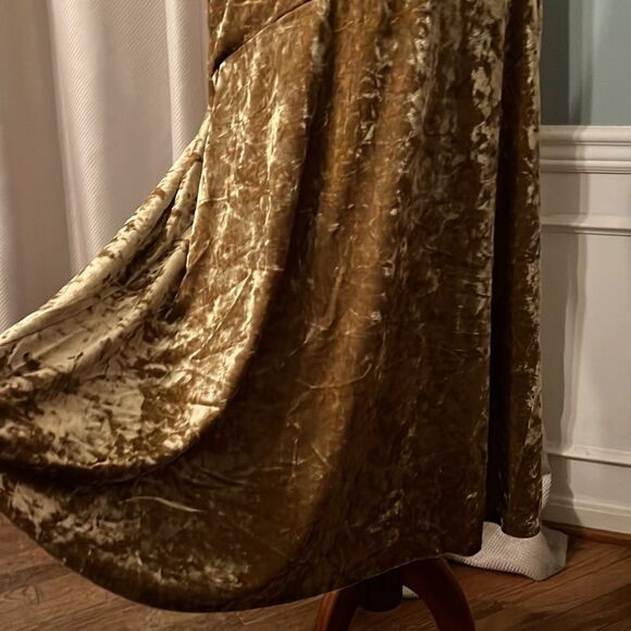 Ralph Lauren Women’s 8 crushed velvet gorgeous holiday gold formal midi dress - Picture 6 of 16